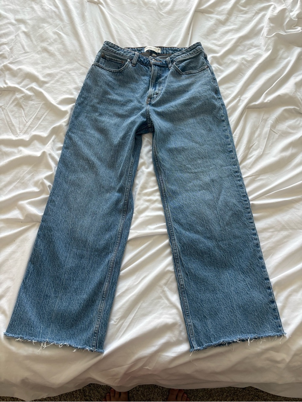 Abercrombie & Fitch Women's Curve Love 90s Recycled Jean High Rise 29S